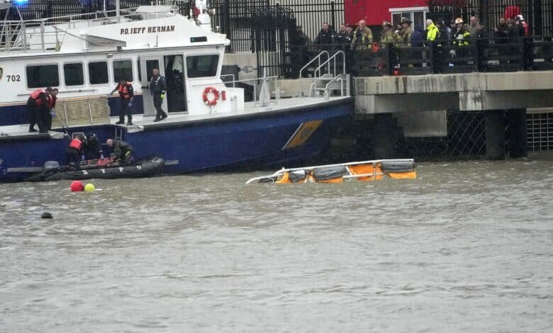 Helicopter rotor recovered from the Hudson River days after a fatal accident