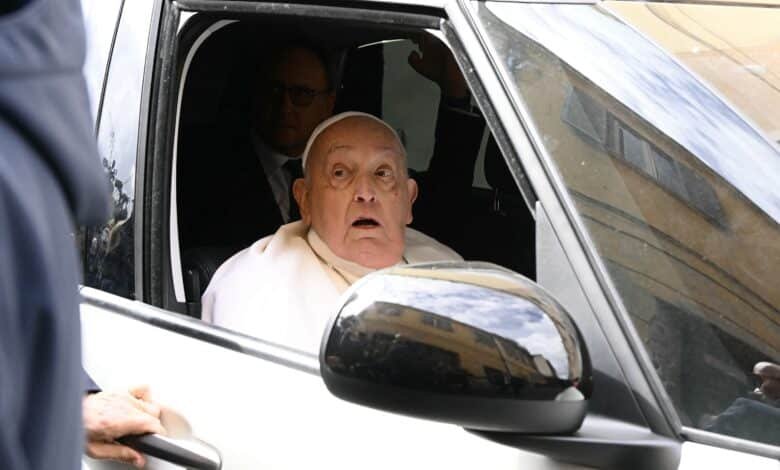 Pope Francis visits the Roman prison after delegating some duties of Holy Week
