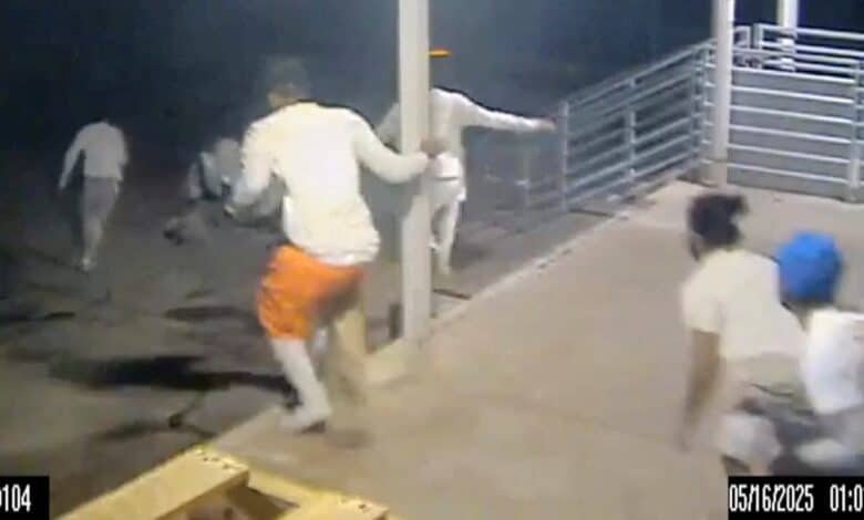 Photo: Ten inmates, including the accused murderers, escape from the New Orleans prison