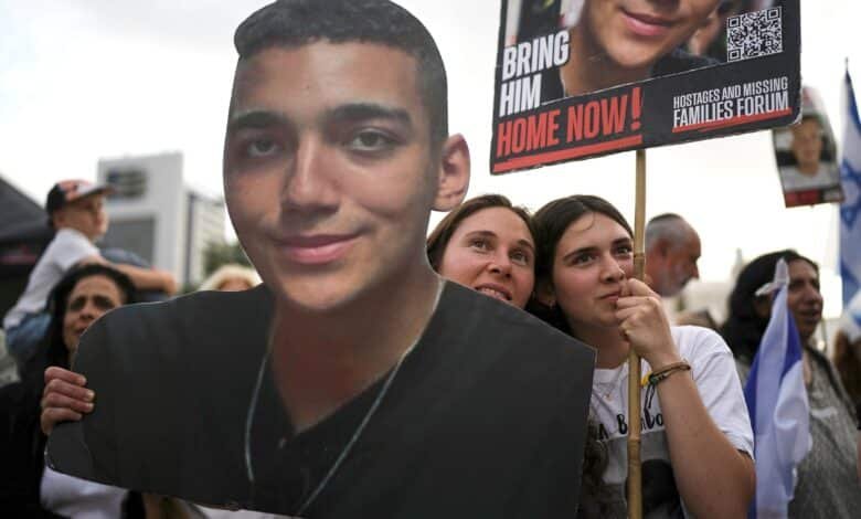 The American-Israeli host