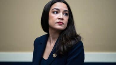 Alexandra Ocasio-Sort Idores Zo Momdani in the New York Management career about malasty chaotic