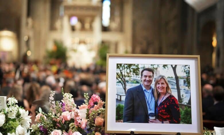 Family, friends, leaders pay the final respects to the legislator and husband of Minnesota.
