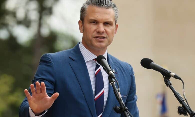Researchers who look who sent the text messages of the Hegseth signal, if they were told to eliminate them, the sources say.