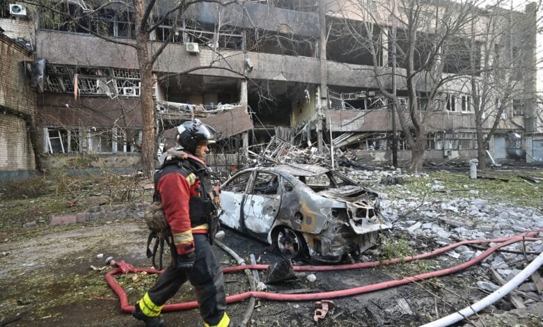 Russian air attacks kill 3 in Ukraine while Zelenskyy warns about the evolution of drone technology