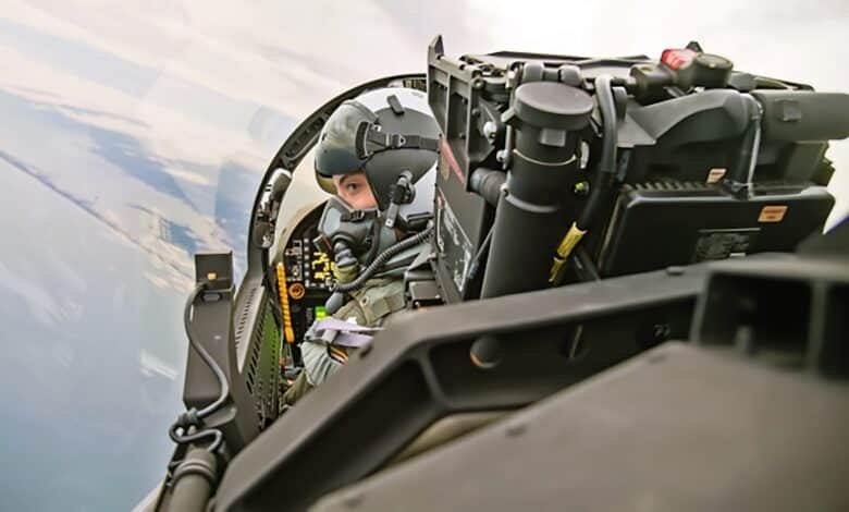 The Transgender Pilot of the Navy, prohibited from service, reflects on 'patriotism' before Trump's military parade
