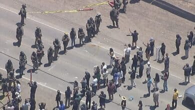 Federal agents clash with protesters during the ice ray in the south of the California farm