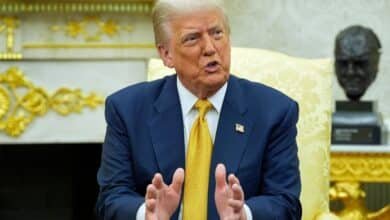 Trump accuses Obama of 'betrayal' in the Oval office