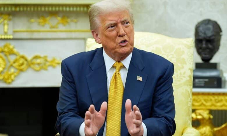 Trump accuses Obama of 'betrayal' in the Oval office