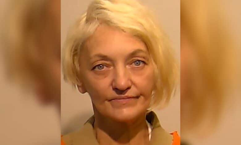 Woman who kept in flights to Paris condemned to the time served, year of supervised liberation