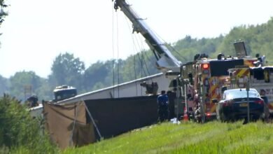 At least 4 people killed after the tourist bus traveling back from the crashes of the Niagara cataracts: Fuentes