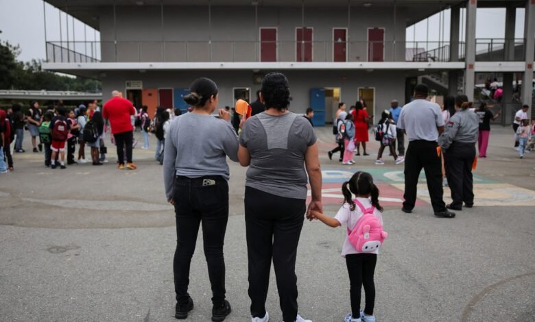 Photo: teachers and volunteers patular for the presence of ice