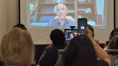 Obama brings together the Texas Democrats who left the State to block the Redistribution Plan for Districts of the Republican Party