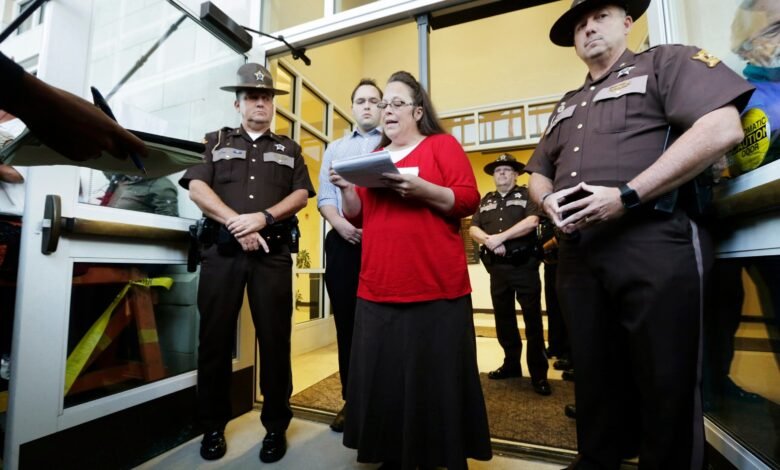 Supreme Court formally requested to cancel the bankruptcy of same -sex marriage.