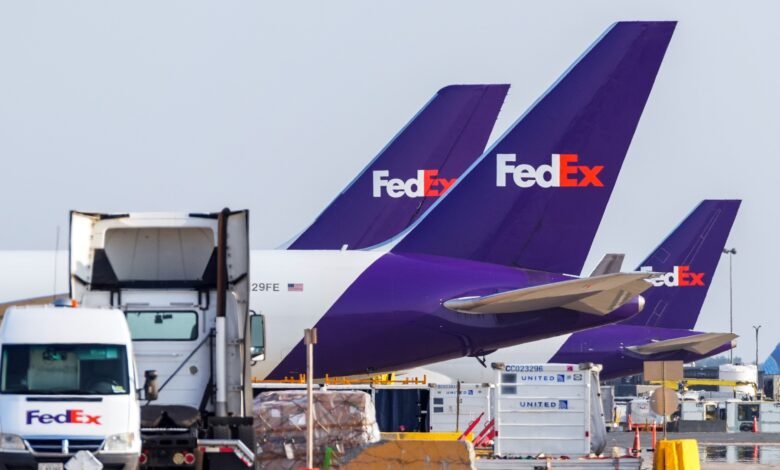Photo: Washington Dulles International Airport - Fedex