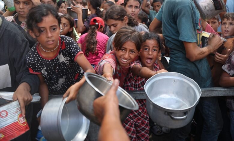 The "horror" in Gaza is "incomprehensible," says the American doctor who treated the patients there