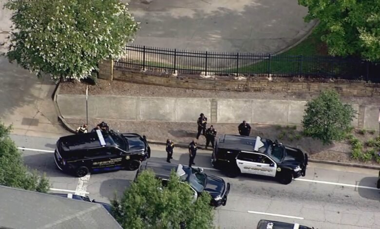 Wounded officer, suspected dead in shots near the headquarters of the CDC, Campus of the University of Emory