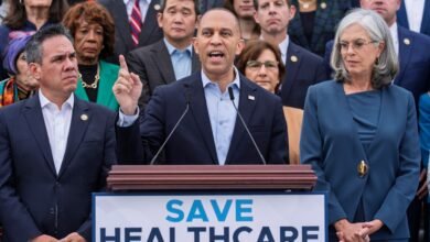 Congress leaders continue to blame the game while the clock works towards closure