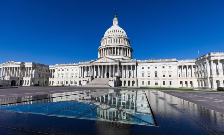 Congress returns from the recess as the government's closing limit is coming, Epstein's archives dominate the house