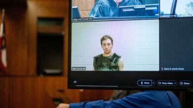 Photo: Charlie Kirk shot the suspect Tyler Robinson processed on the Utah court