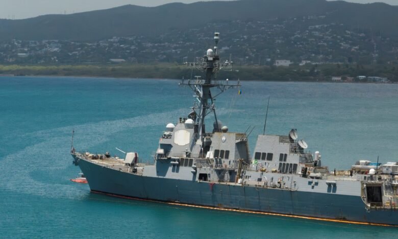 Photo: Missile destroyer guided by the US Navy