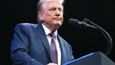 The US economy added 911,000 less jobs than previously informed in the largest review