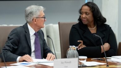 The federal judge temporarily blocks Trump's attempt to fire the governor of the Lisa Cook Federal Reserve