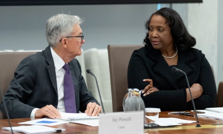 The federal judge temporarily blocks Trump's attempt to fire the governor of the Lisa Cook Federal Reserve