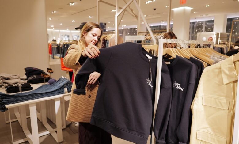 Could a government shutdown lead the United States into a recession? Experts say