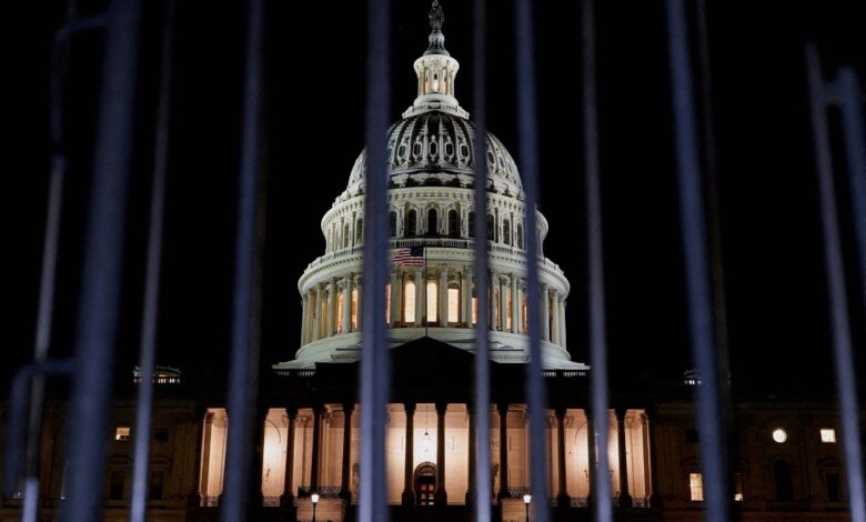 Fed workers say they are stressed, financially stretched by government closure