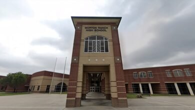 Navy veteran who threatened to shoot up Texas high school, zoo arrested after car chase: police