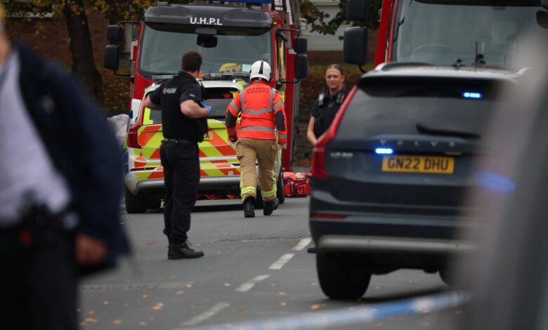 The United Kingdom Police responds to the "attack" of stabbing, shoots the suspect near the Manchester synagogue