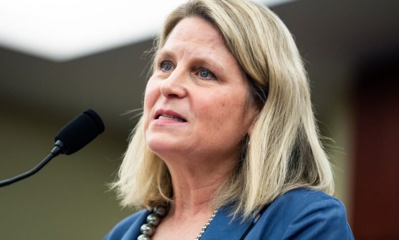 Major union groups break federal union demand to end shutdown