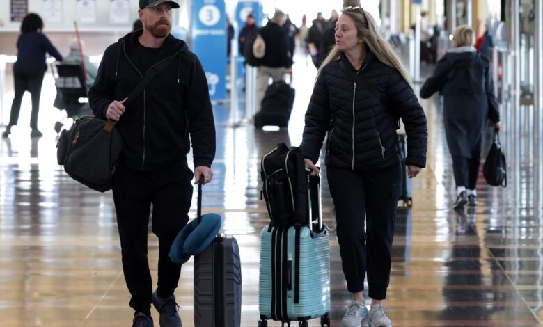 More than 850 flights canceled in the US early Wednesday, according to tracker