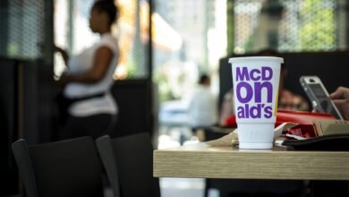 Some restaurant chains sound the alarm on consumers