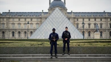 Two more charged with Louvre jewel theft and three released